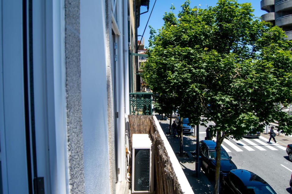 Property building, Balcony/Terrace, Street view