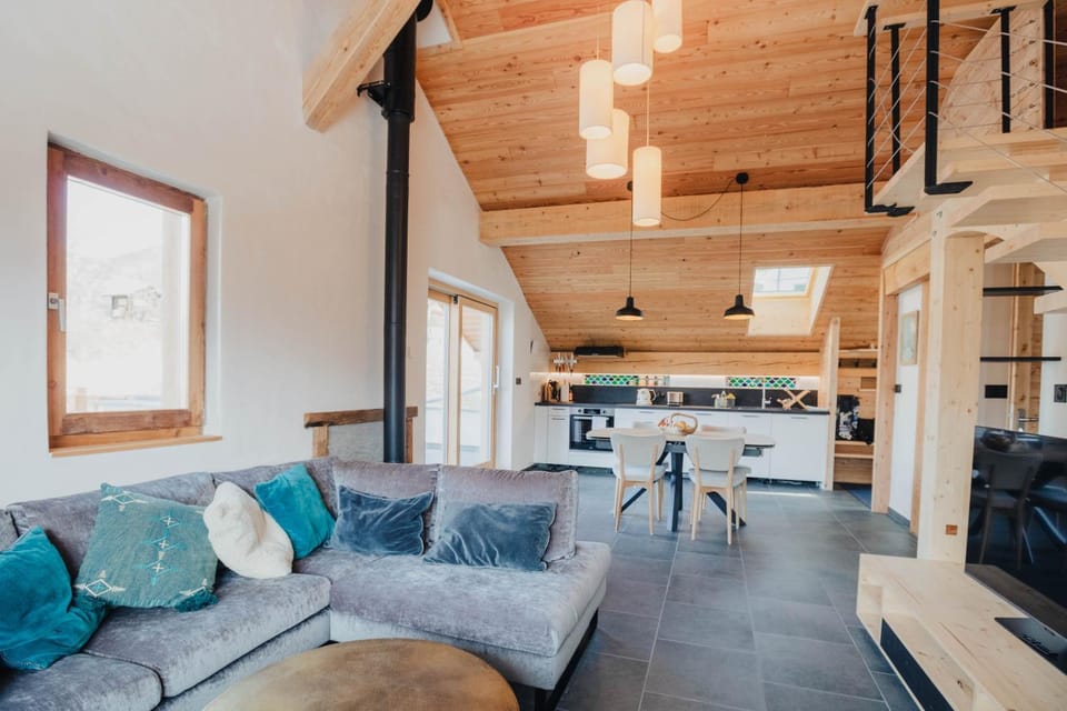 Kitchen or kitchenette, Living room, Photo of the whole room, Dining area