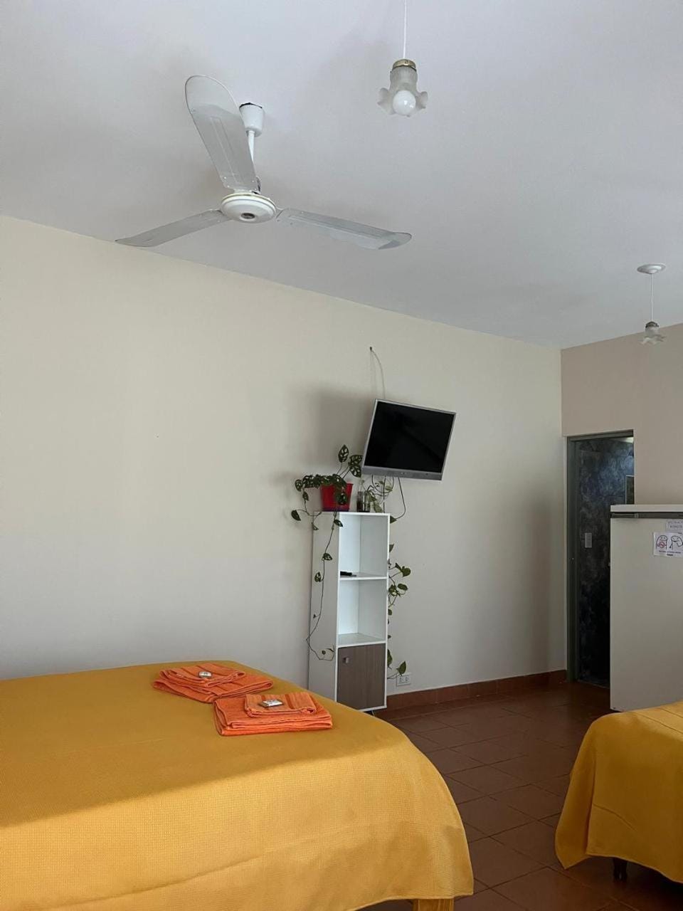 Bed, TV and multimedia, Bedroom