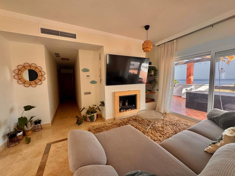 Ático con vistas al mar y terraza Apartment in Andalusia