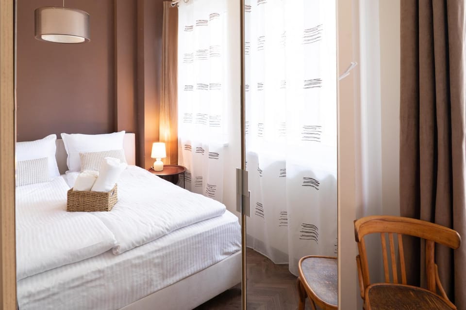 Bed, Bedroom, towels, wardrobe