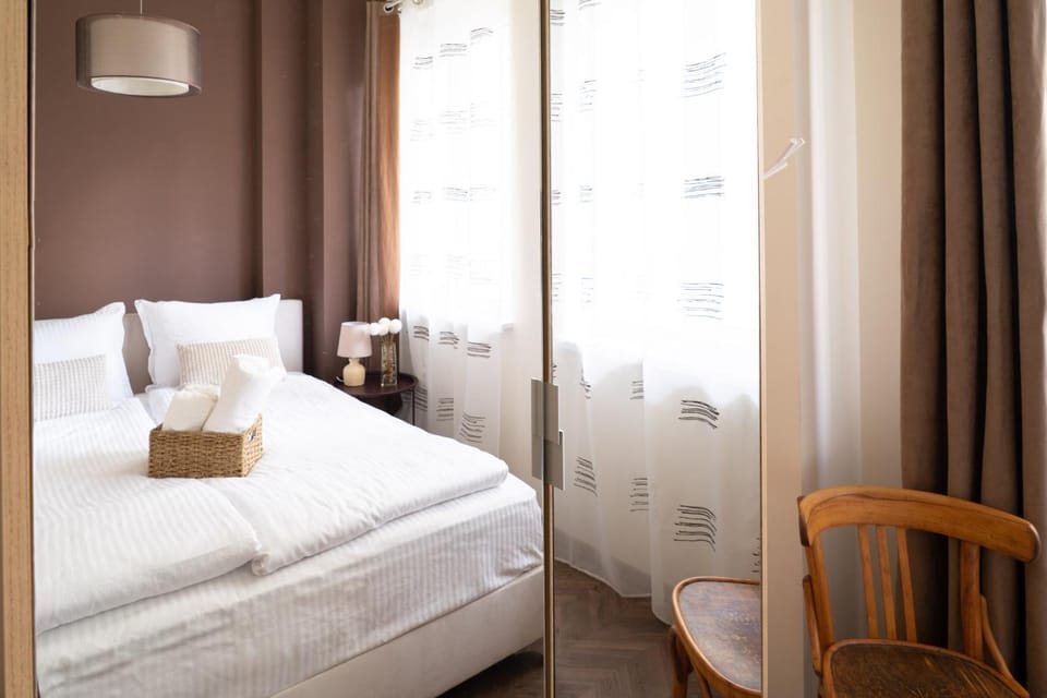 Bedroom, wardrobe