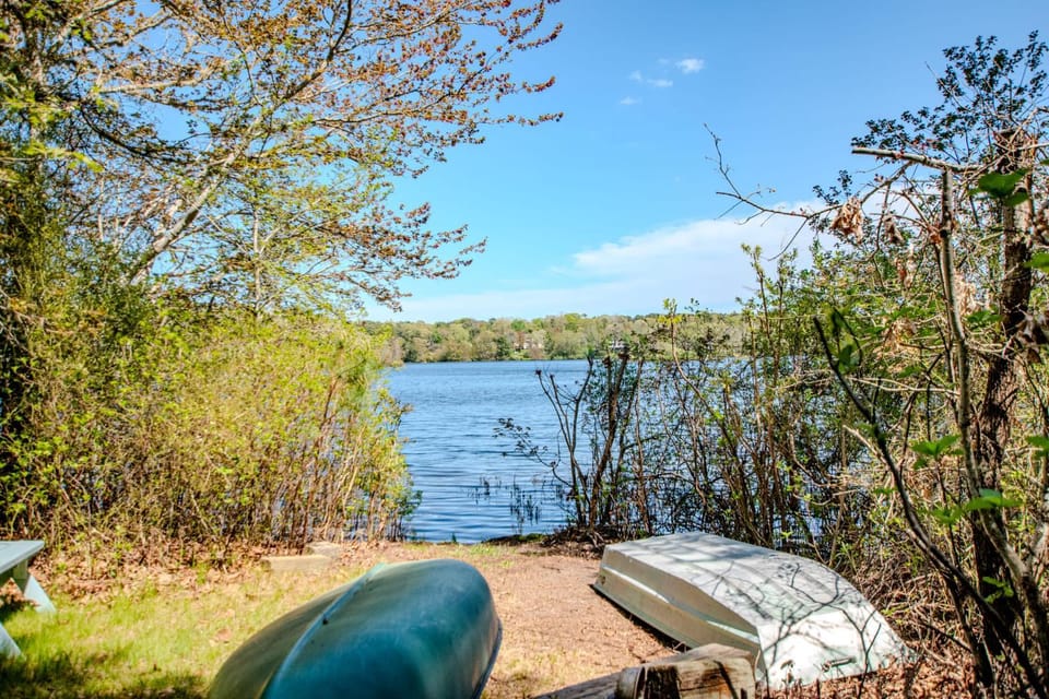 Private Lake Access Great for Families House in Orleans