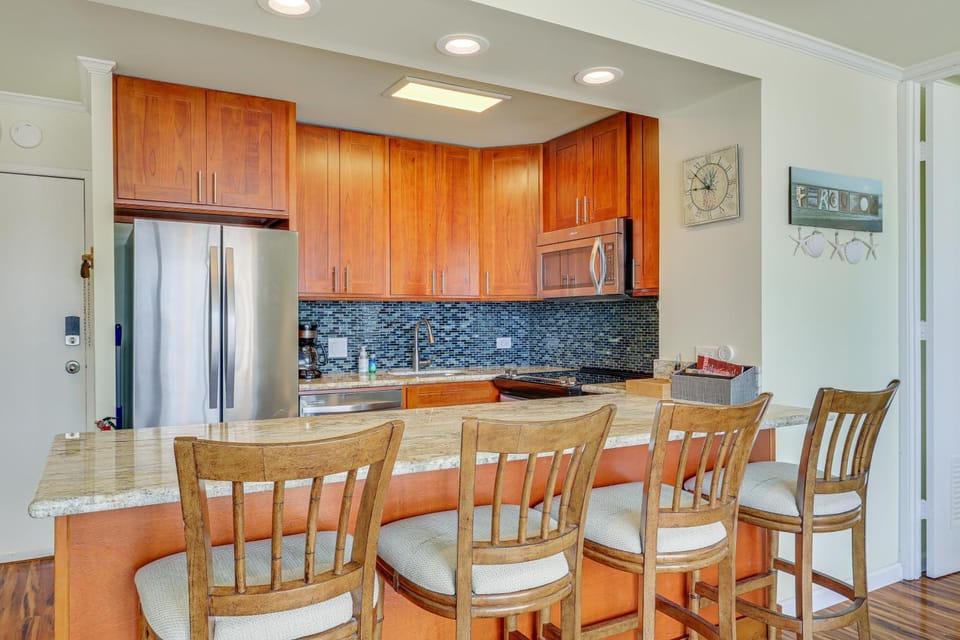 Honolulu Condo w/ Private Lanai: Walk to the Beach House in McCully-Moiliili
