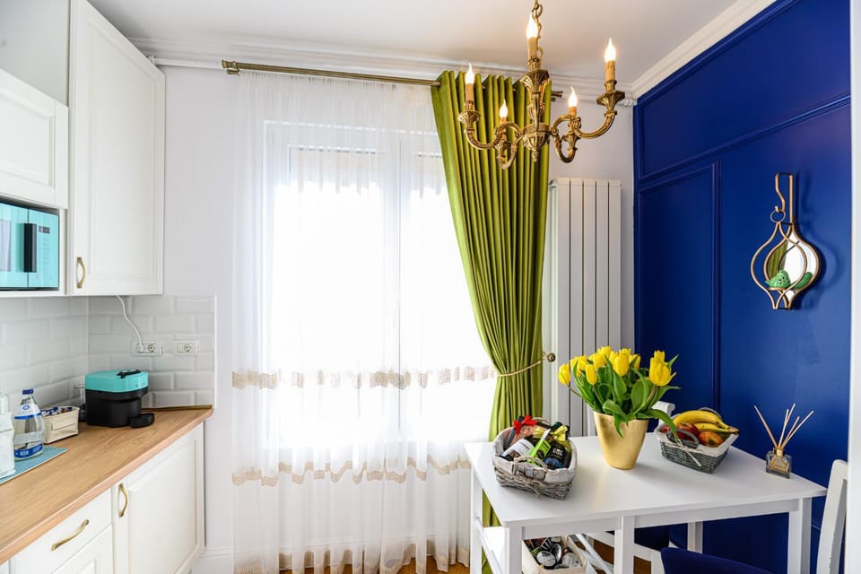 Coffee/tea facilities, Kitchen or kitchenette, Food and drinks, Dining area, Drinks, Alcoholic drinks, minibar