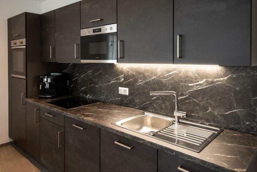 Kitchen or kitchenette, dishwasher