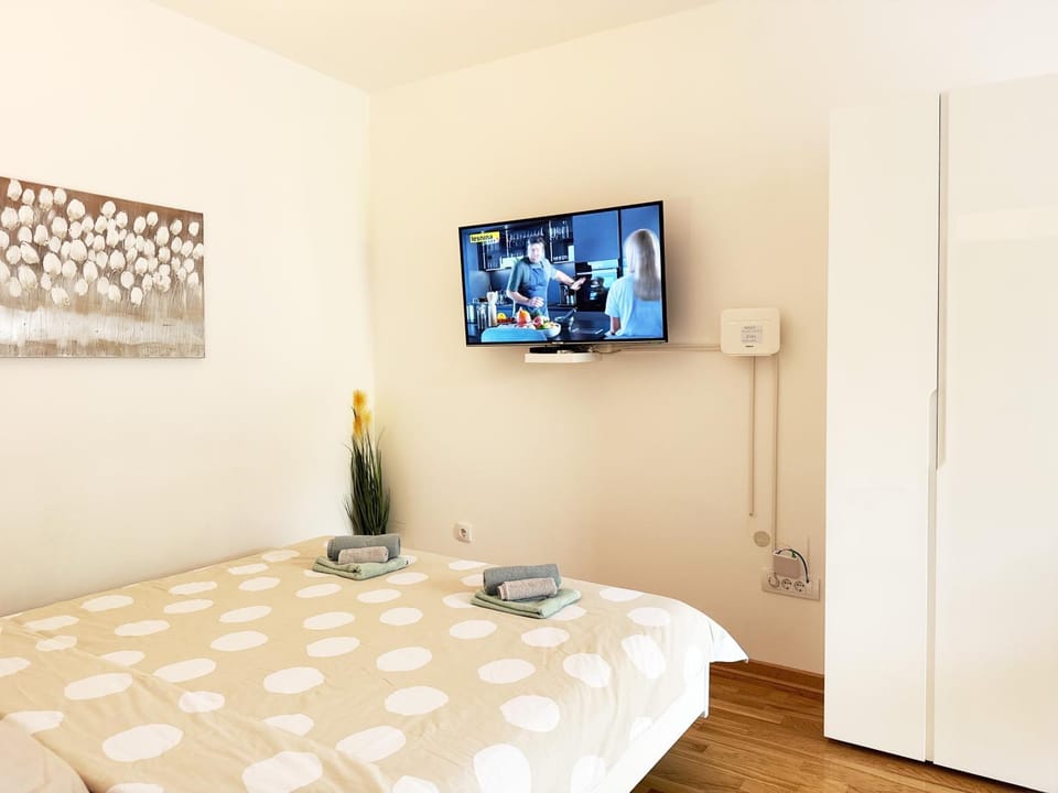 TV and multimedia, Bedroom