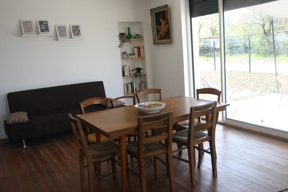 GITE chez mamie - 7 personnes A SAINTE LIVRADE SUR LOT House in Nouvelle-Aquitaine