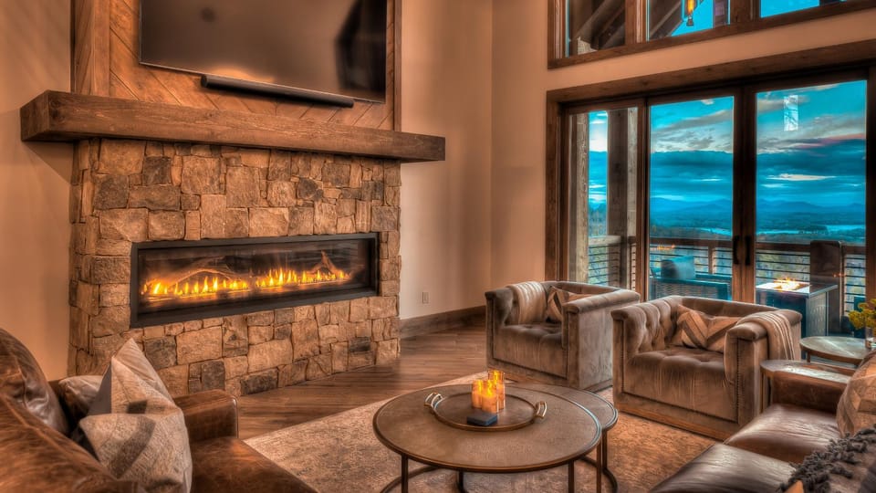 BLUESTONE House in Blue Ridge Lake