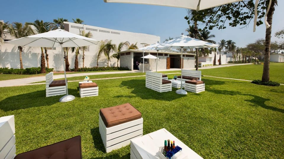 Beach, Swimming pool