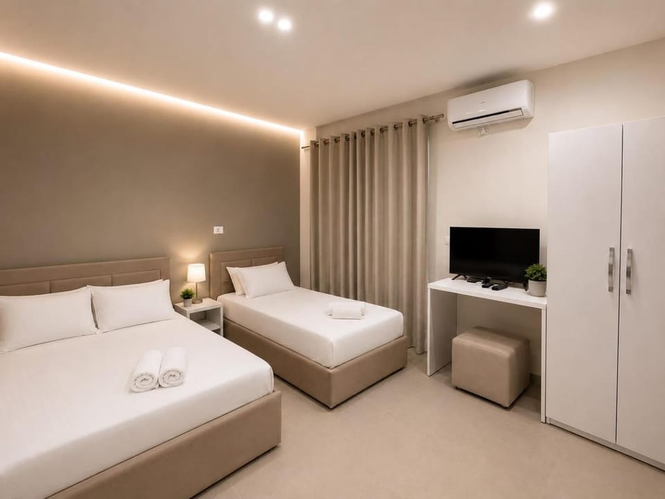 TV and multimedia, Photo of the whole room, Bedroom, wardrobe, air conditioner