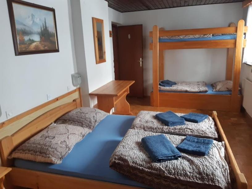 Bed, Photo of the whole room, Bedroom, bunk bed