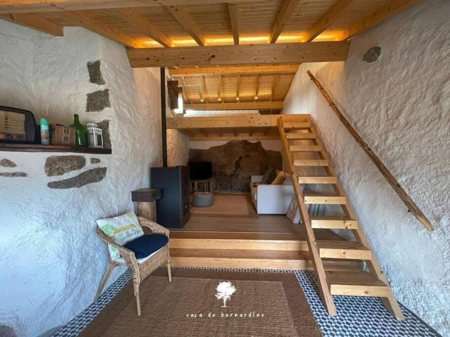 Living room, Seating area, bunk bed