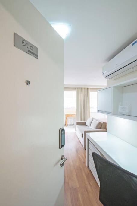 Studio Business Alto da Boa Vista - Perto do Consulado e Transamérica Apartment in Sao Paulo City