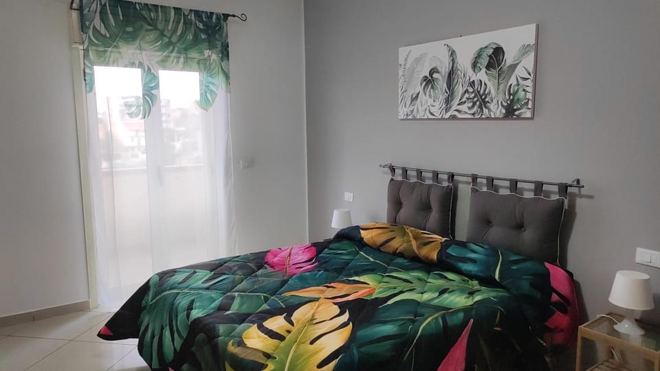 Bed, Bedroom, Sea view