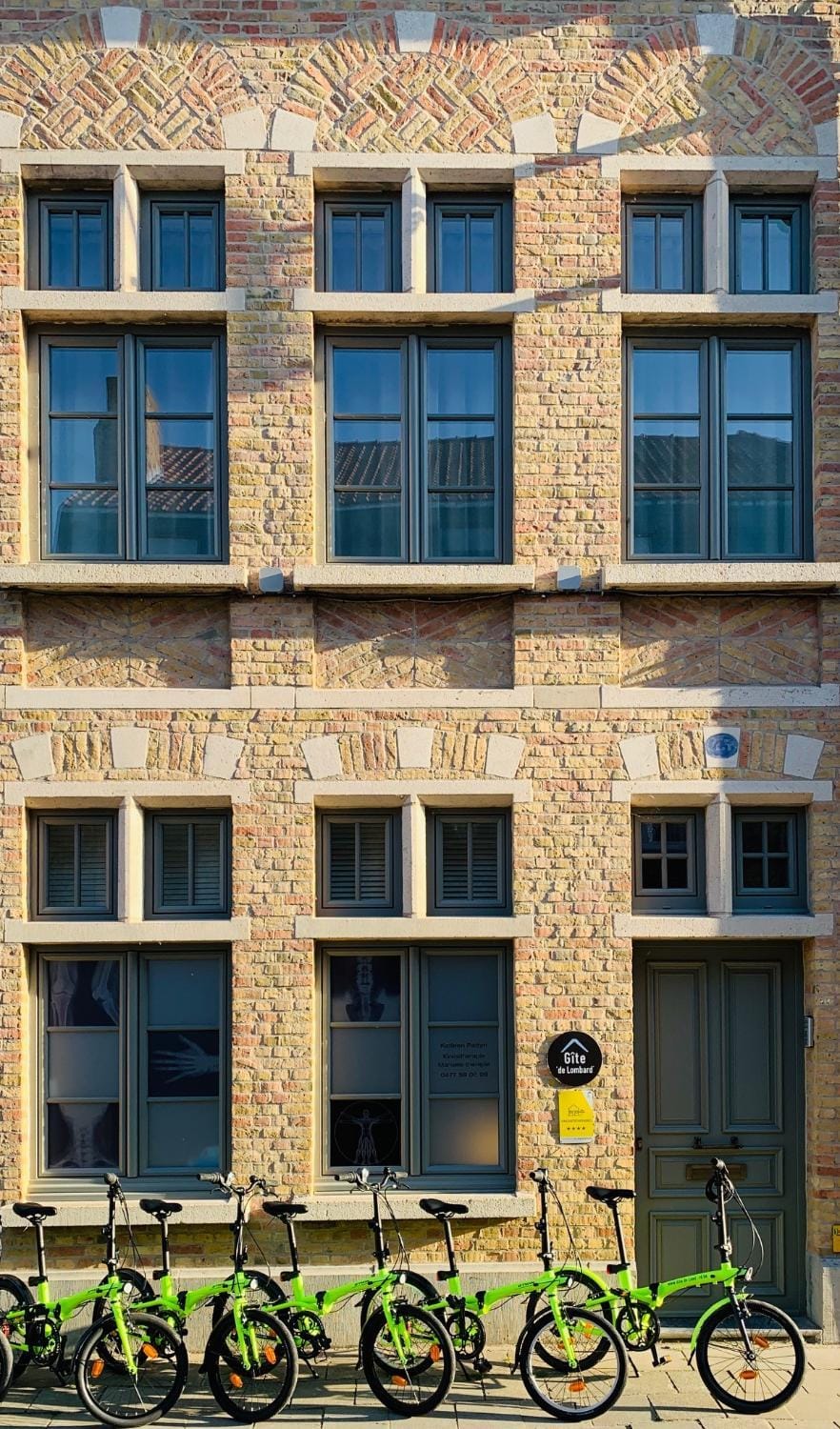 Property building, Facade/entrance, Property logo or sign, Cycling