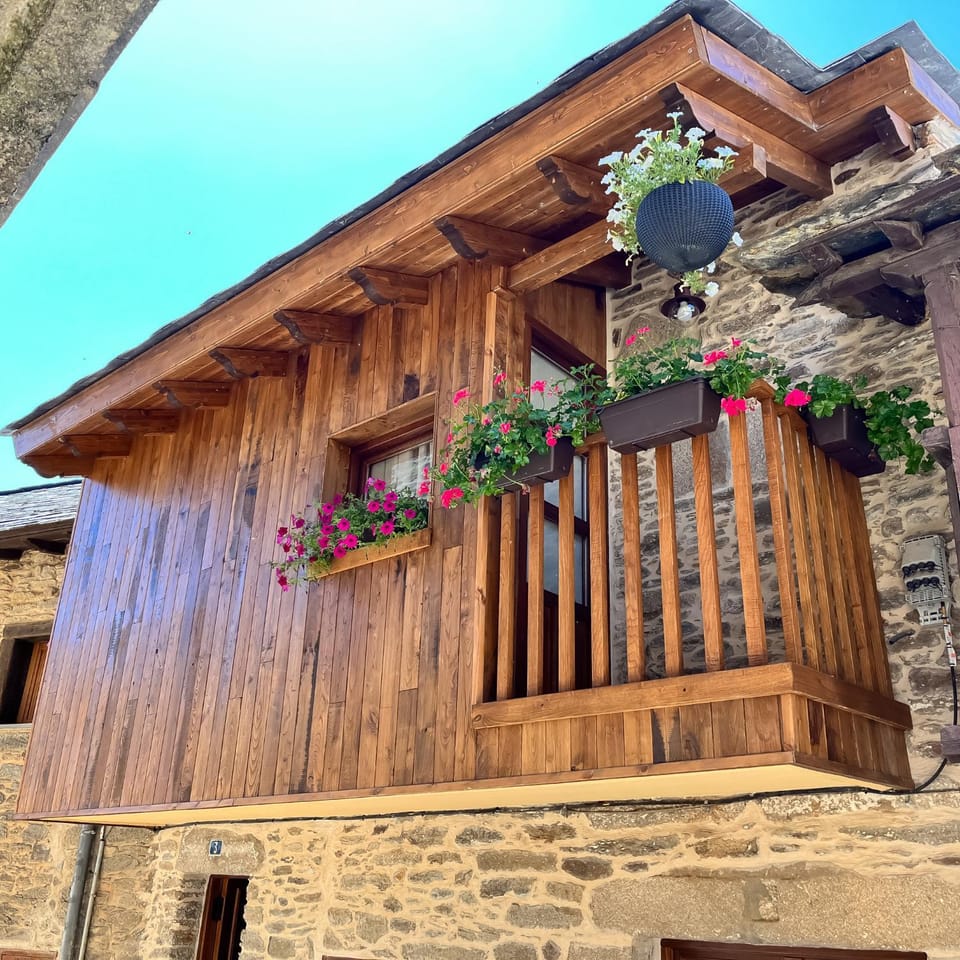 Property building, Balcony/Terrace