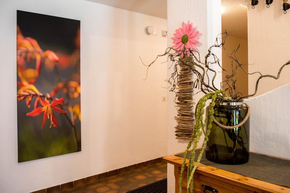 Lobby or reception, Decorative detail