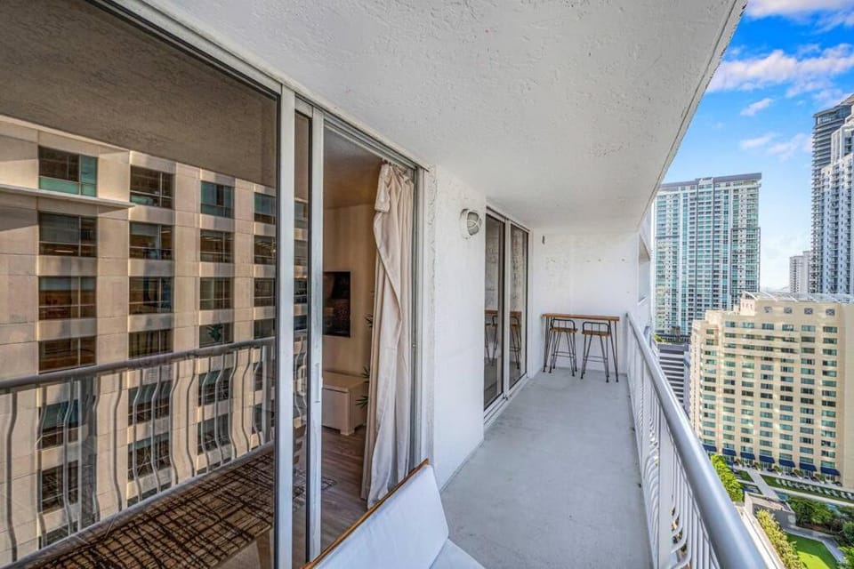 Beautiful 1 Bed 1 Bath • Brickell • Bay View Apartment in Brickell