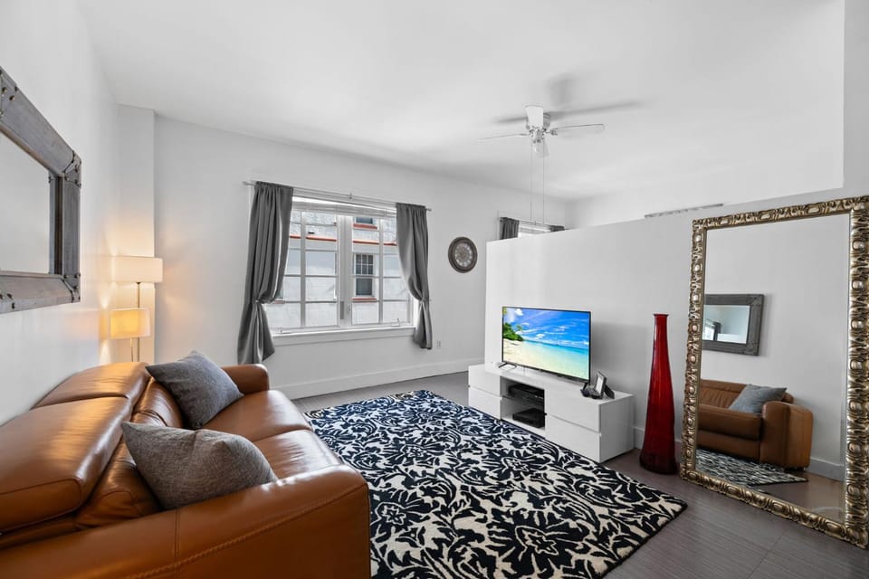 1 Bedroom Jr Suite - Ocean Drive & 6th Str Apartment in Flamingo Lummus