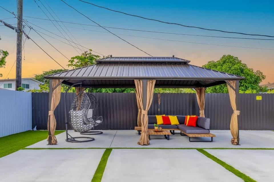 Patio, Day