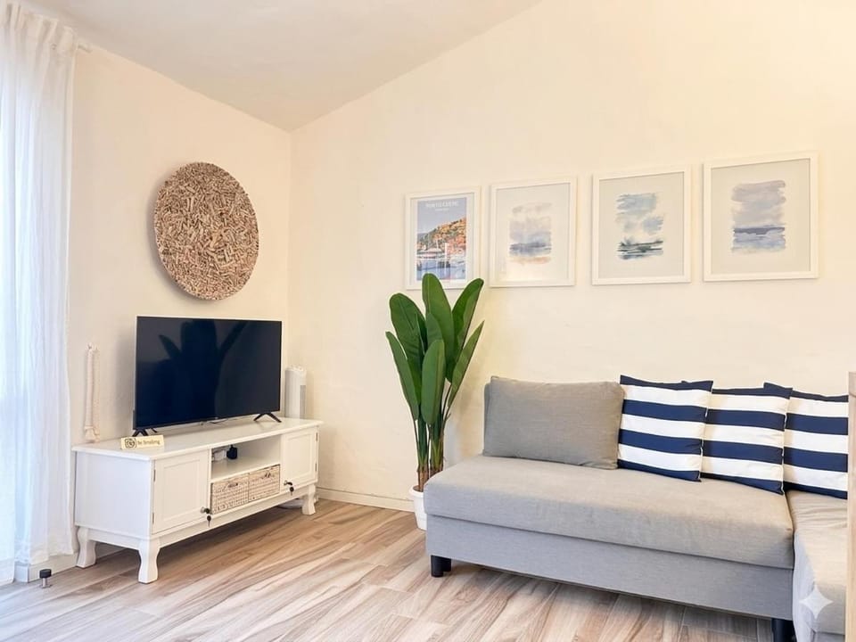 Communal lounge/ TV room, TV and multimedia, Evening entertainment
