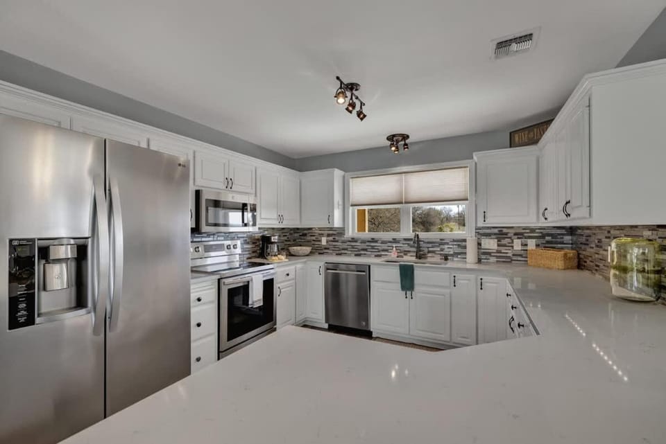 Kitchen or kitchenette, kitchen