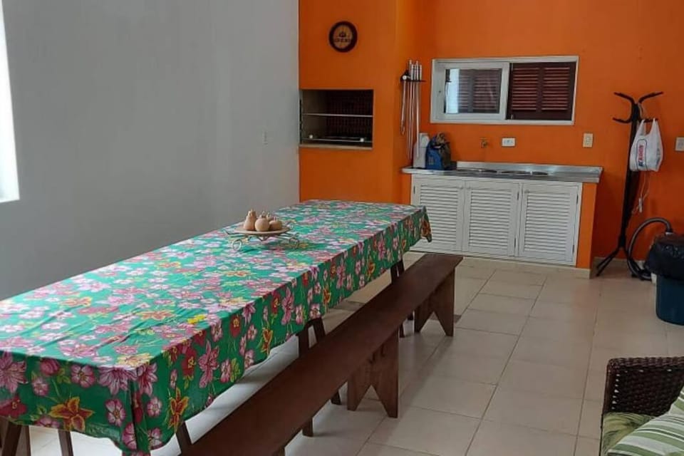 BBQ facilities, Dining area