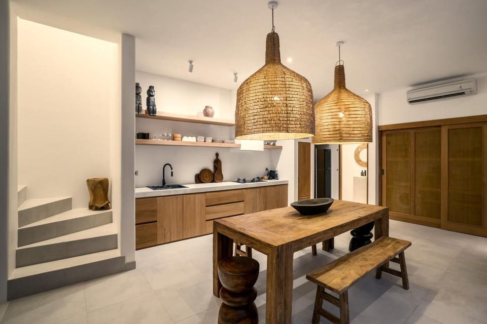 Kitchen or kitchenette, Dining area, stove