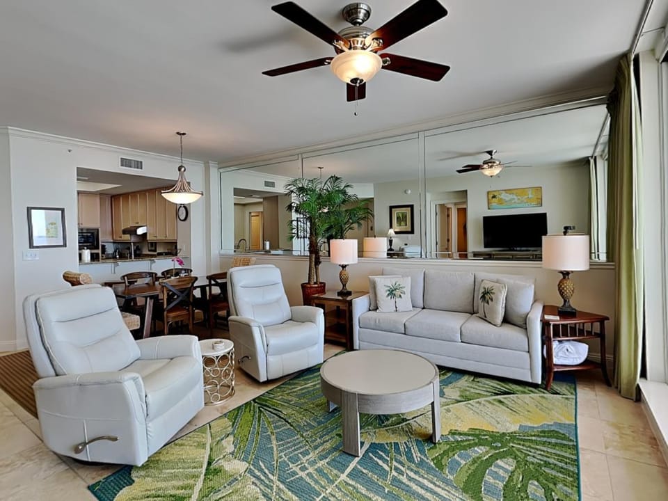 TV and multimedia, Kitchen or kitchenette, Living room, Dining area, furniture
