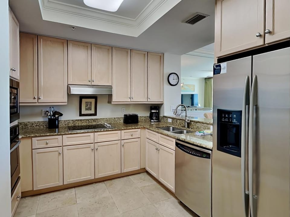 Coffee/tea facilities, Kitchen or kitchenette, dishwasher, furniture, microwave, oven, stove, kitchen
