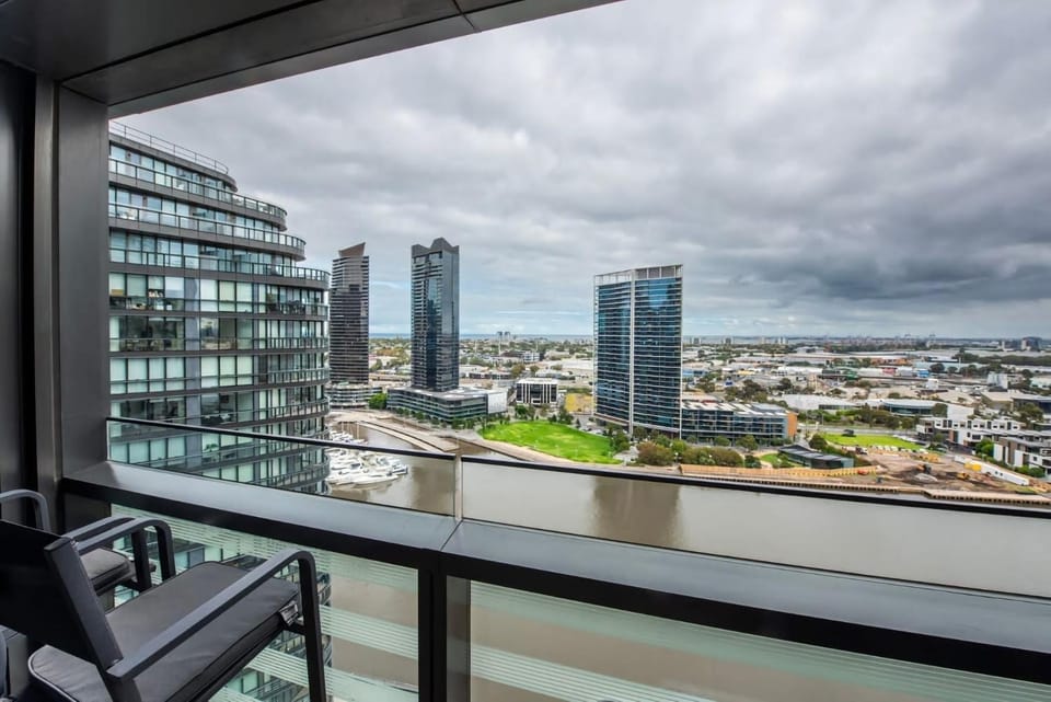 The Dockhouse with spectacular River & Beach Views Apartment in Melbourne