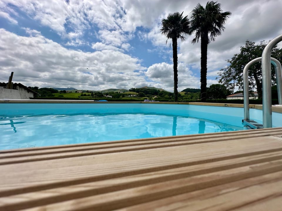 Maison Pays Basque 12 pers piscine House in French Basque Country