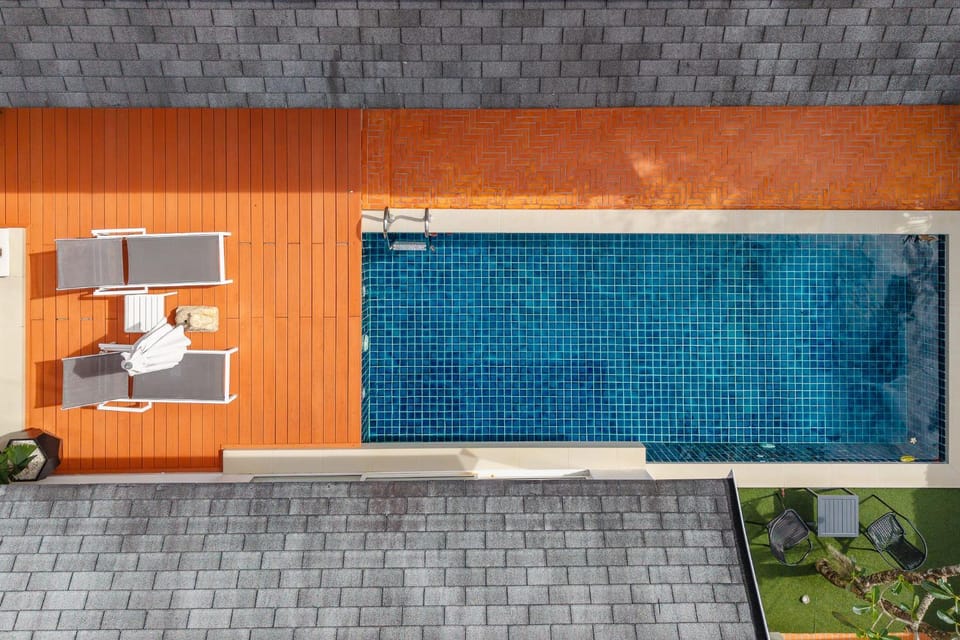 Patio, Day, Pool view, Swimming pool, sunbed