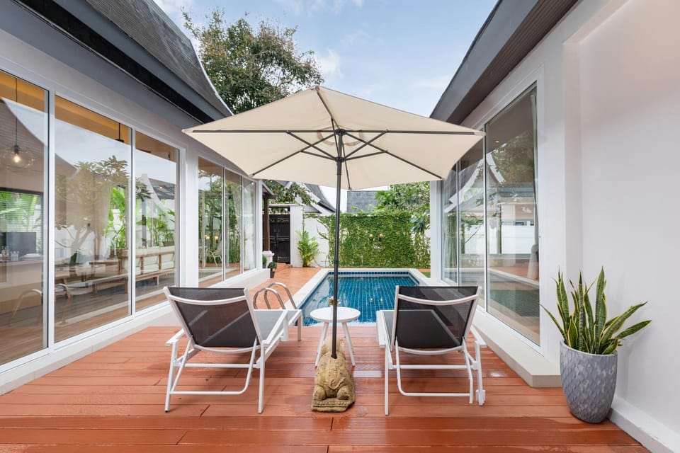 Pool view, Swimming pool