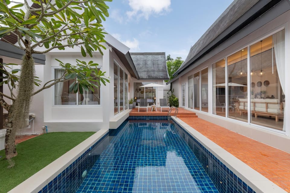 Swimming pool, Swimming pool