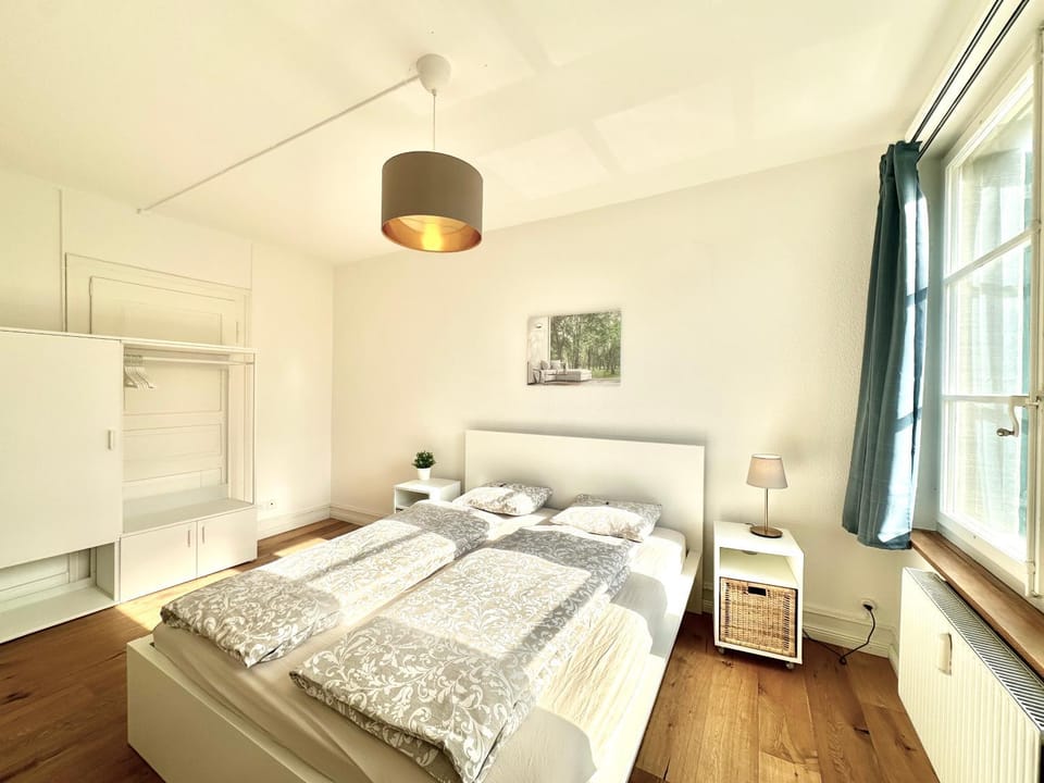Bed, Photo of the whole room, Bedroom, wardrobe