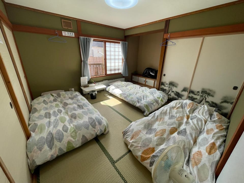 EZO HOUSE Bed and Breakfast in Hokkaido Prefecture