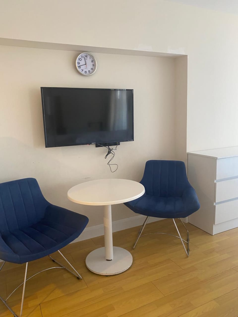 TV and multimedia, Seating area