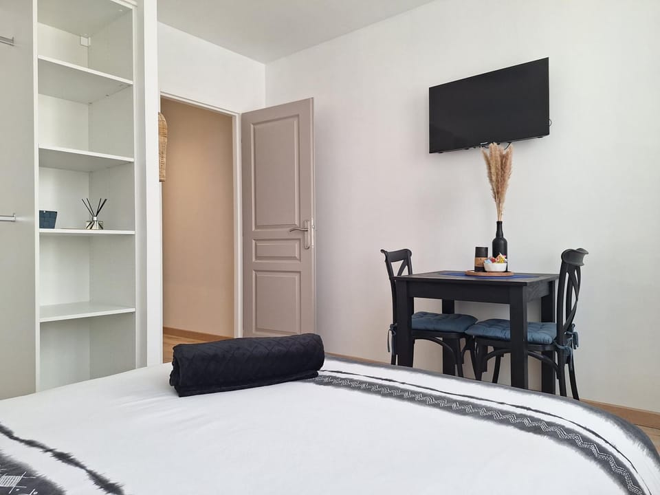 Chambre NINA climatisée Bed and Breakfast in Nouvelle-Aquitaine