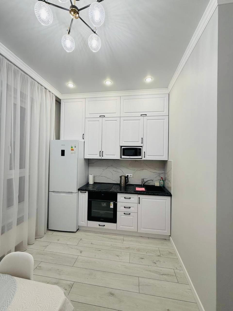 Coffee/tea facilities, Kitchen or kitchenette, microwave, oven, stove