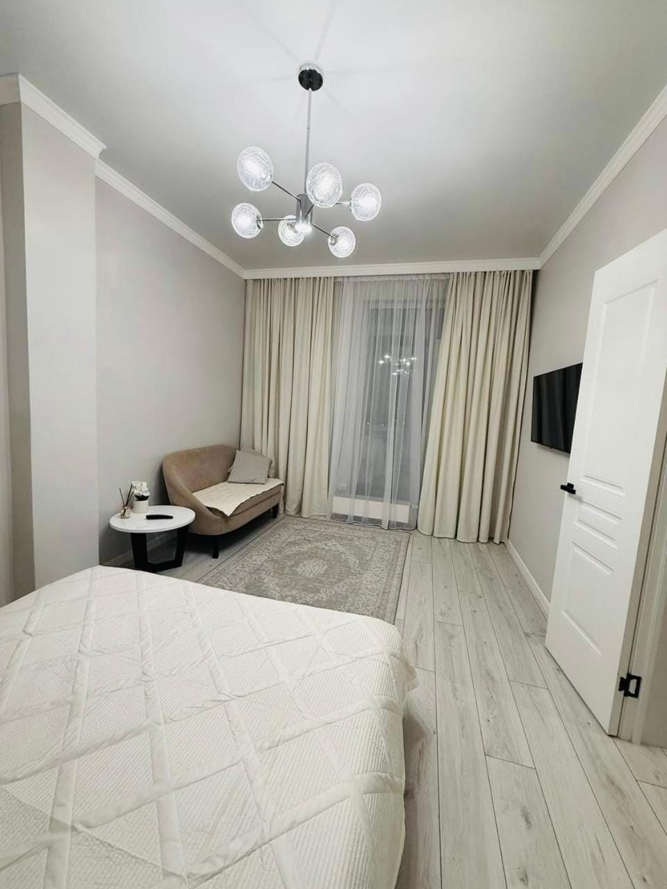 TV and multimedia, Photo of the whole room