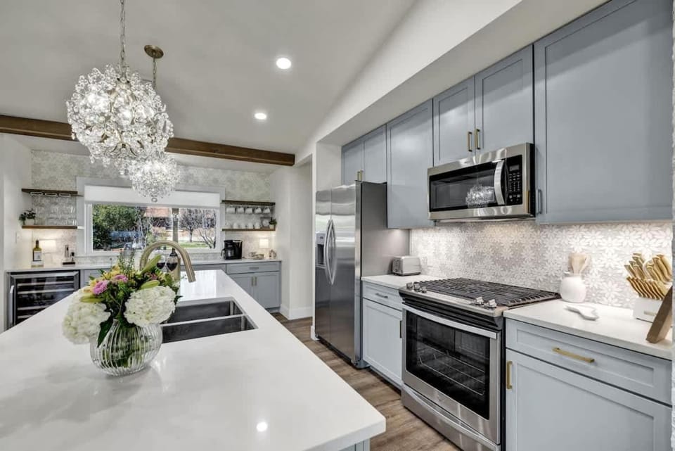 Kitchen or kitchenette, kitchen