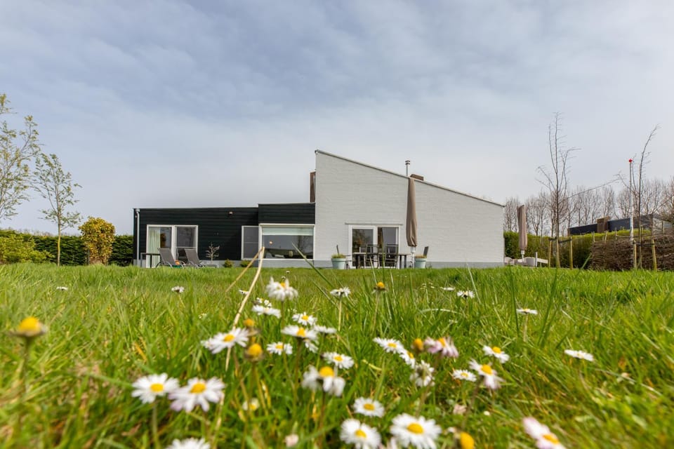 Welcome in - Vakantiehuis met riante tuin I Lepelblad 97, Nieuwvliet-Bad Apartment in Zeeland, Netherlands