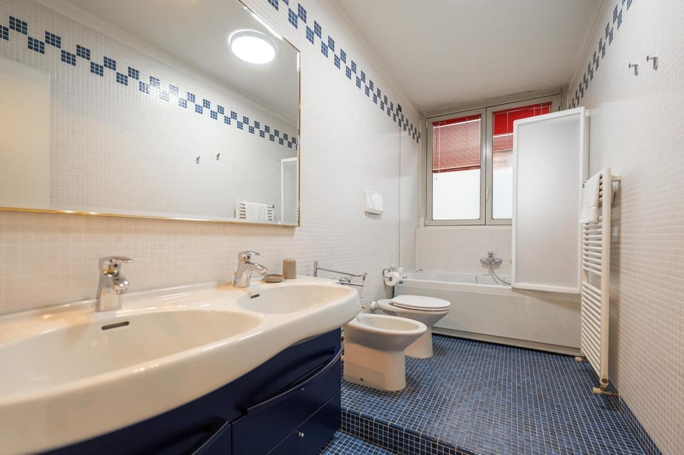 Toilet, Bathroom, Bath