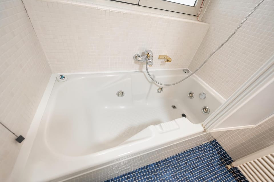 Bathroom, Bath