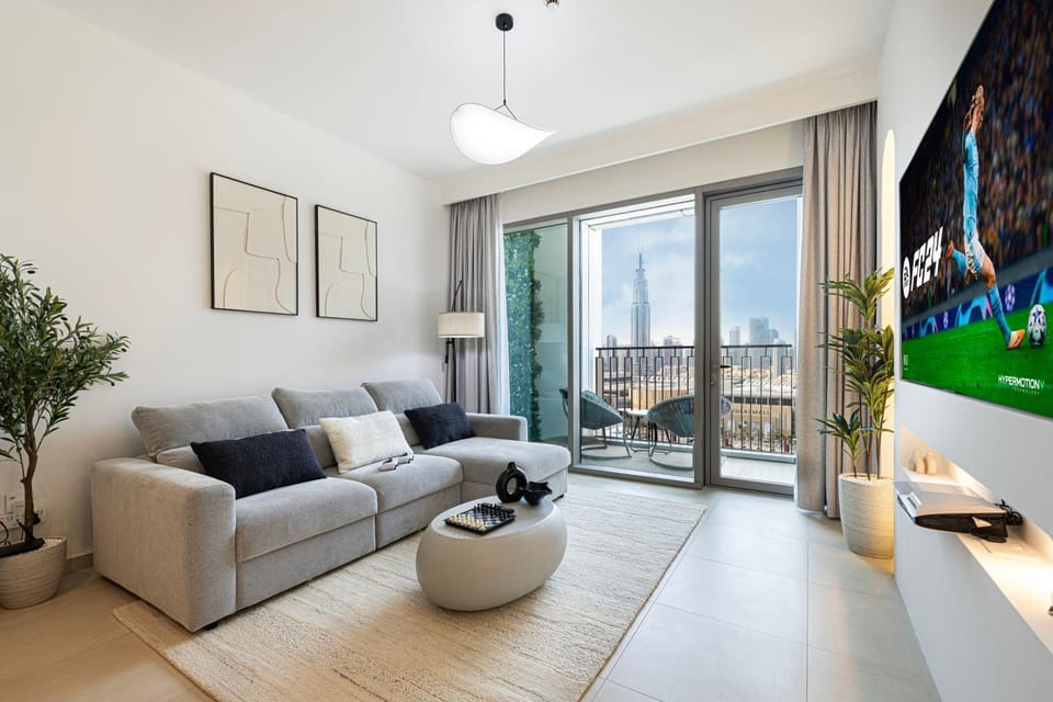 Burj Khalifa View & Dubai Mall Connection Apartment in Dubai