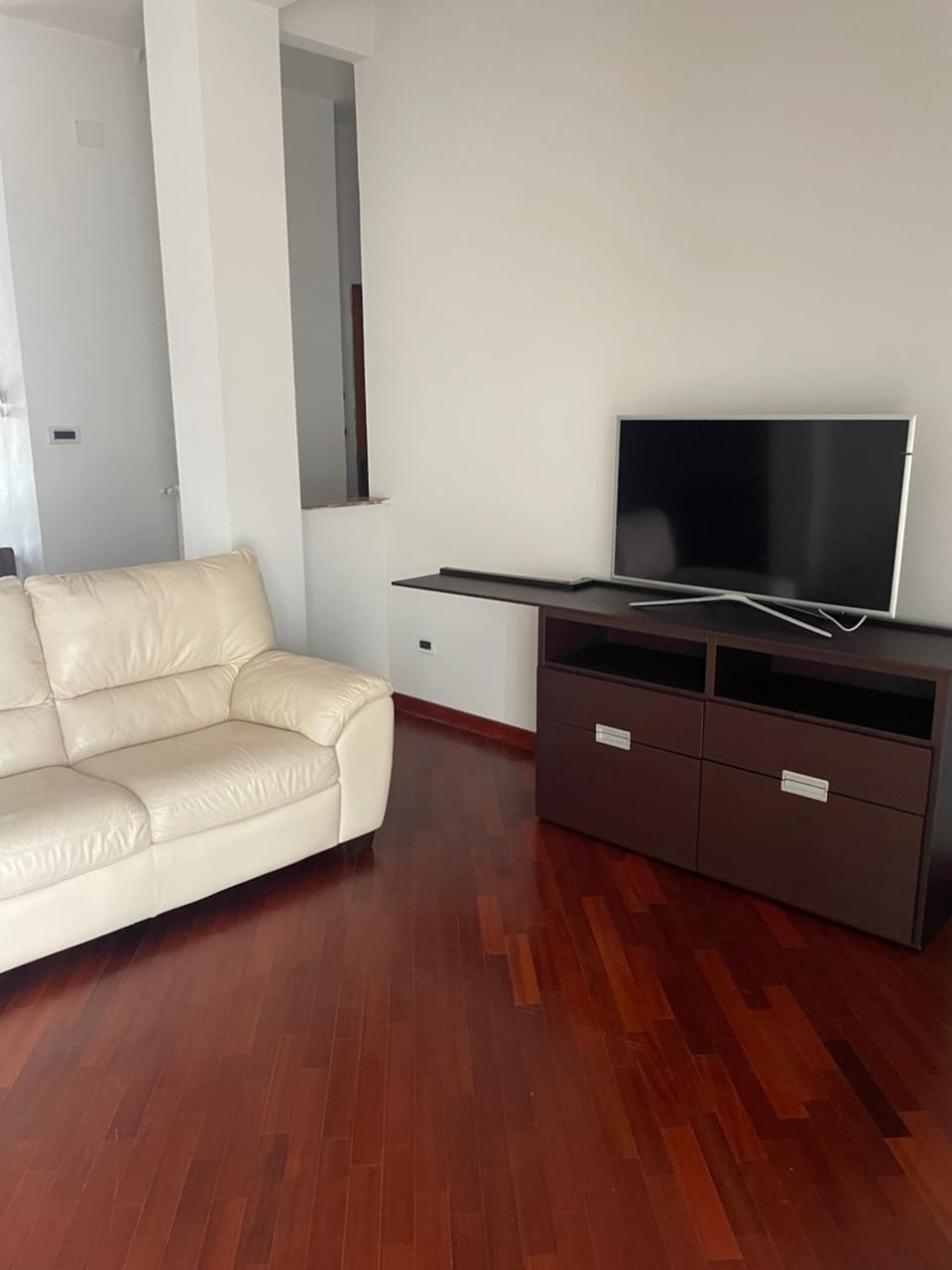 Communal lounge/ TV room, TV and multimedia, Living room, Seating area, Evening entertainment