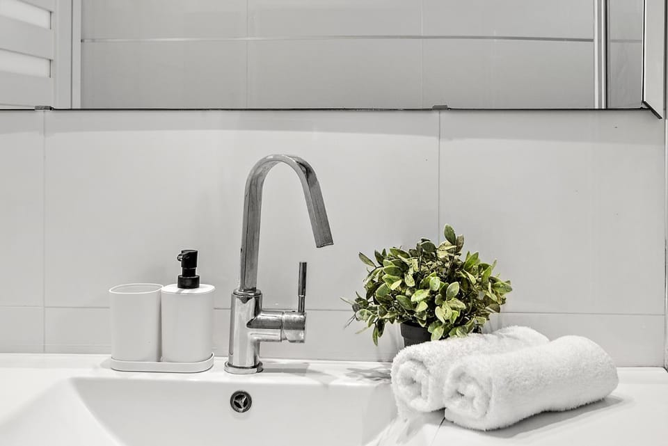 Bathroom, towels
