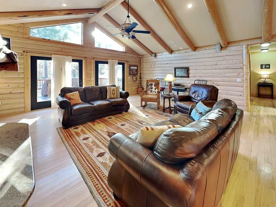 Living room, Seating area, Bedroom, furniture